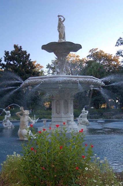 the fountain at Forsythe Park